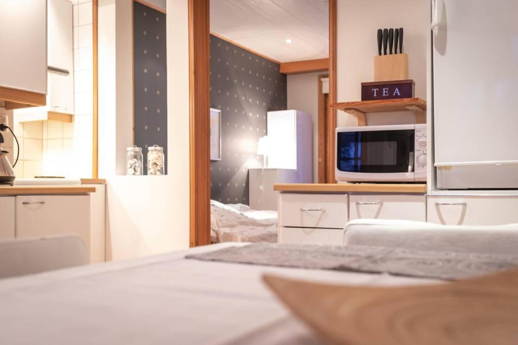 Cozy 1 Bedroom Apt And Free Parking By The Railway Station Oulu Exterior photo